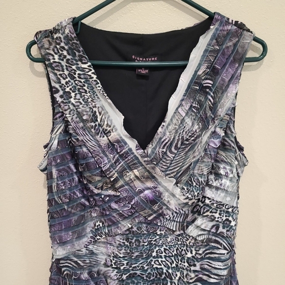 Robbie Bee Signature,  V neck, sleeveless  Dress Womens size 12 - Picture 3 of 9